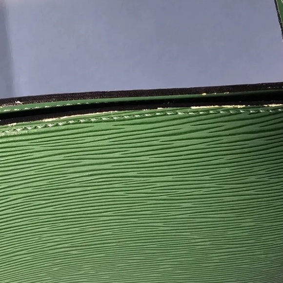 Auth LOUIS VUITTON Saint Jacques Large Green Epi Leather Tote Bag PRELOVED - Picture 3 of 6